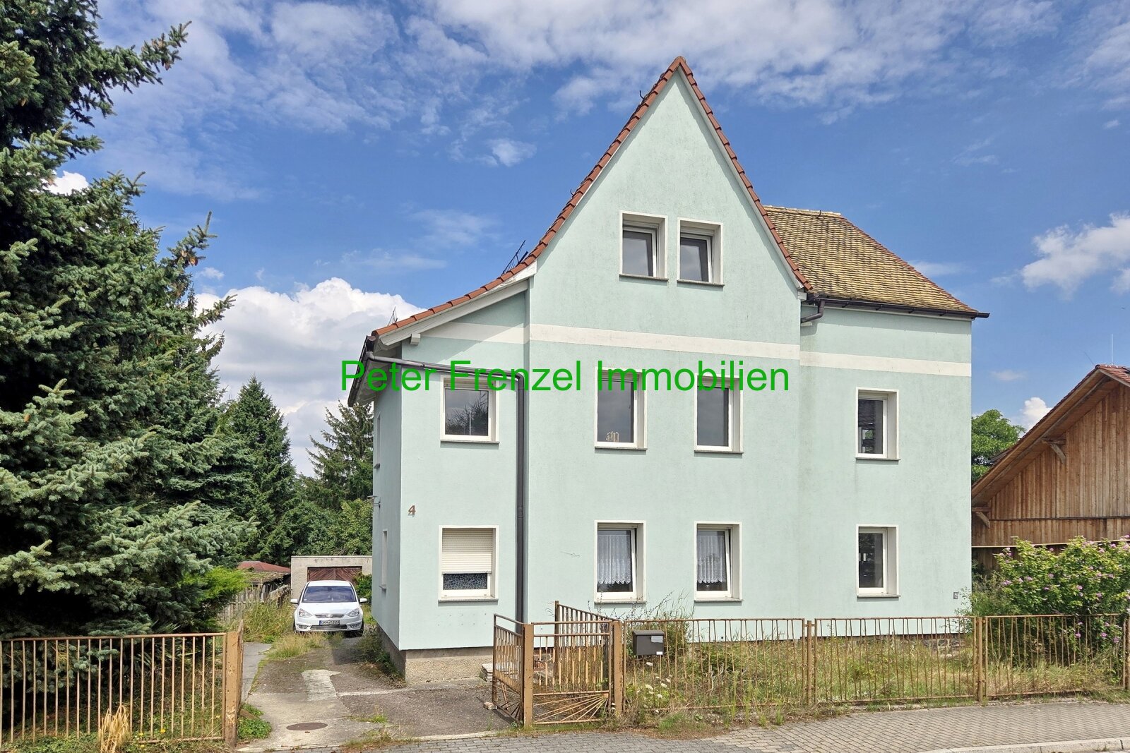 Zweifamilienhaus - mit Gartengrundstück und Nebengelass Zweifamilienhaus - mit Gartengrundstück und Nebengelass